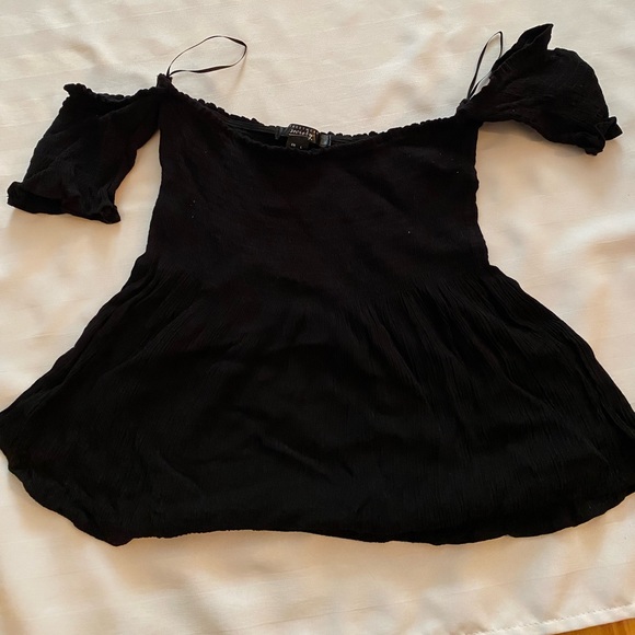 Streetwear Society Tops - 2/$10. Streetwear Society Black Off the Shoulder Blouse, Size Large
